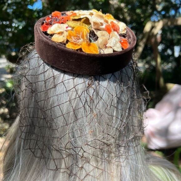 Vintage Floral Fascinator with Veil - Picture 2 of 5